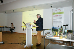 Frankfurter Bienentalk Apitherapie Winfried Winter Cornelis Hemmer.JPG